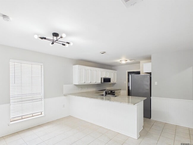 Building Photo - 1058 Bullrush Dr