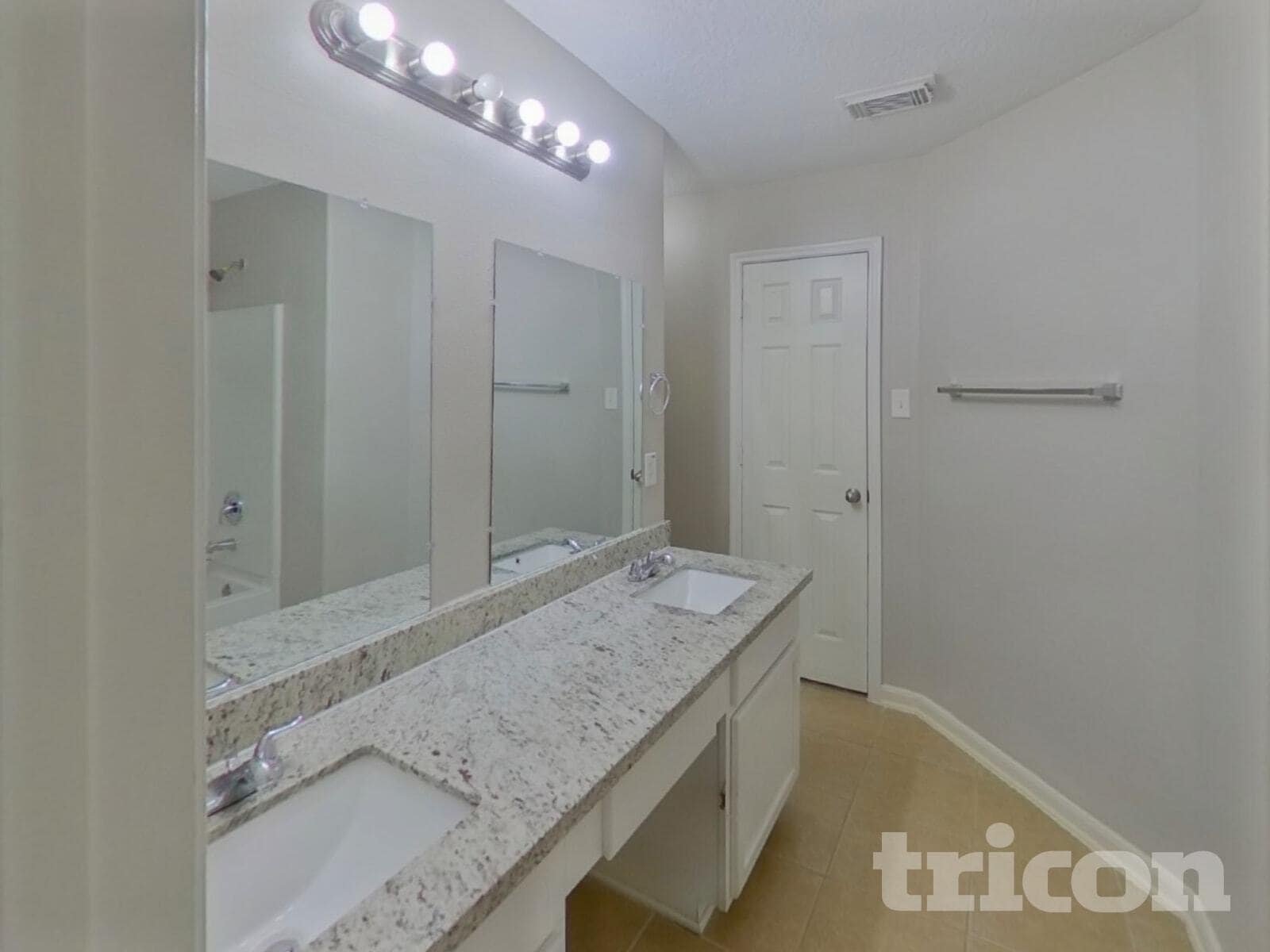 Building Photo - 14045 Buckskin Dr