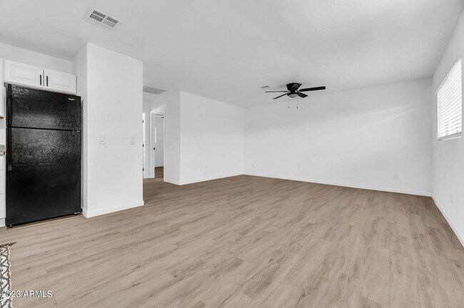 Building Photo - 1505 W McKinley St