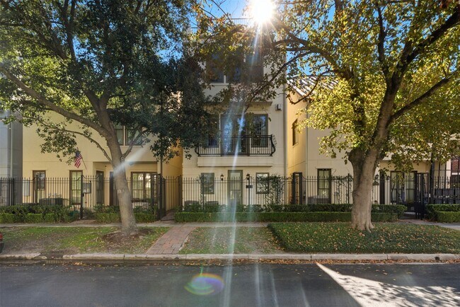Building Photo - 1408 Rosedale St