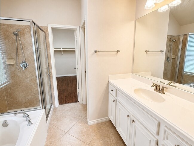 Building Photo - 12018 Grace Hall Dr