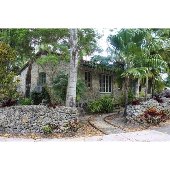 Building Photo - 1301 Milan Ave