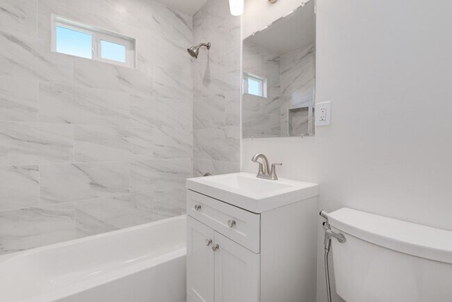 Building Photo - 4028 Casita Way