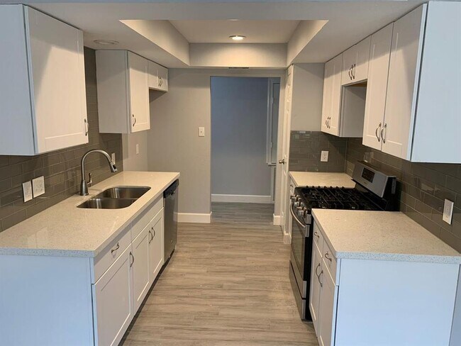 Building Photo - 13495 Inwood Dr