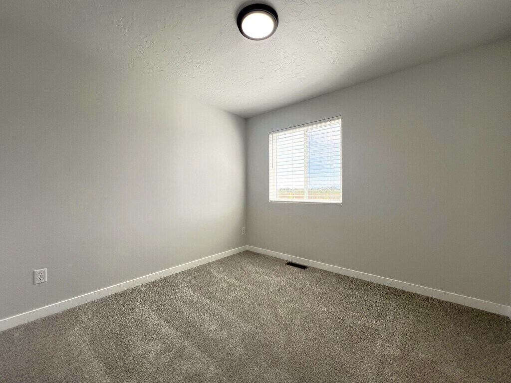 Building Photo - 3089 E Mossy Creek Dr