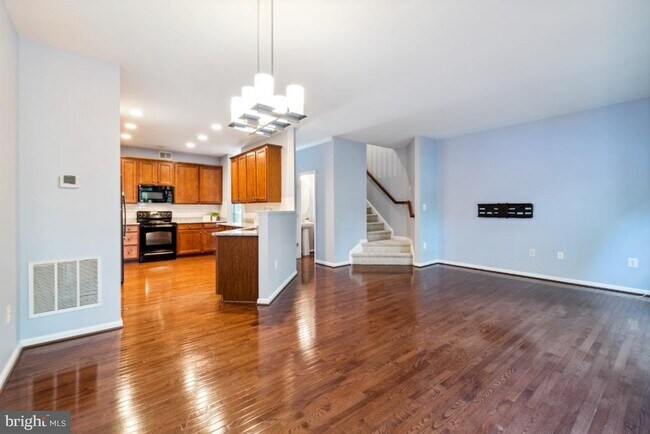 Building Photo - 8330 Leighlex Ct