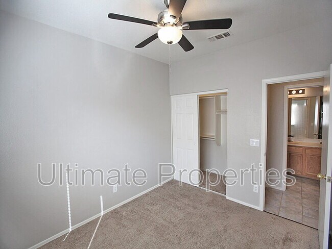 Building Photo - 11808 W Cambridge Ave