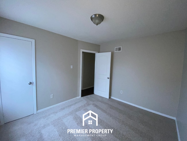 Building Photo - 4155 Windermere Rd