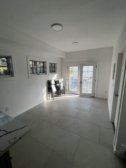 Building Photo - 1511 W 28th St