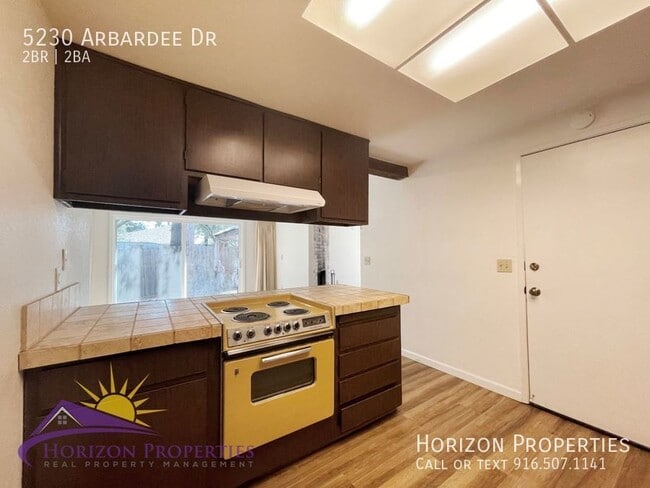 Building Photo - 5230 Arbardee Dr