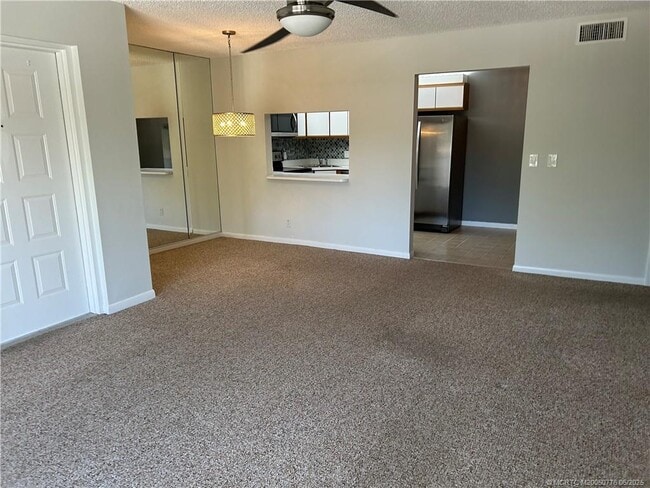 Building Photo - 2114 SW Silver Pine Way