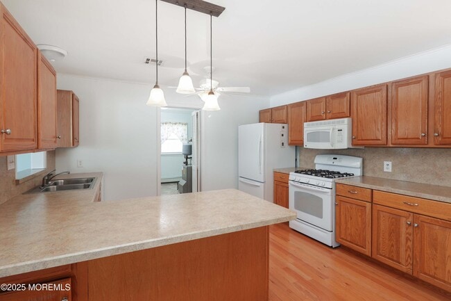 Building Photo - 1828 Ensign Ct