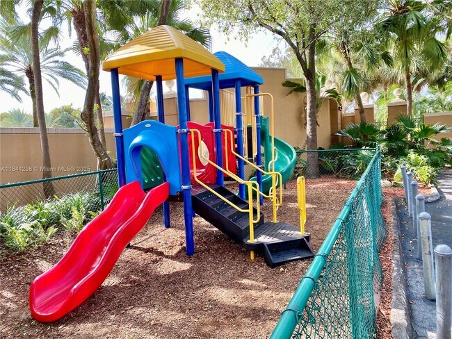 Building Photo - 19901 E Country Club Dr