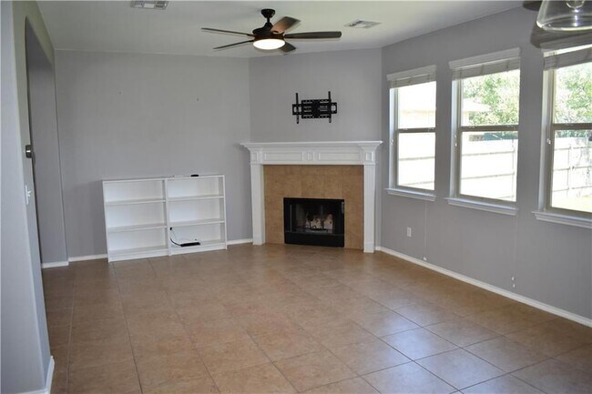 Building Photo - 108 Quarry Ln