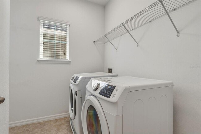 Building Photo - 9377 Meadow Hunt Way