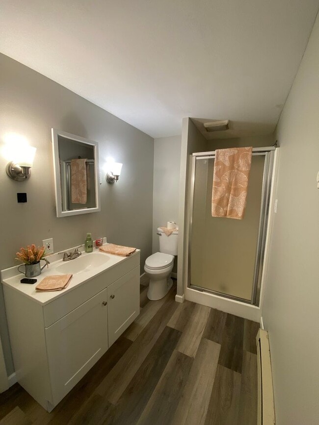 Building Photo - Beautiful 4-Bed, 2 Bathroom North Olmsted OH