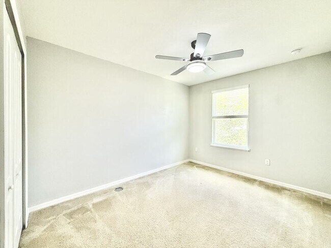 Building Photo - 3824 Exeter Ln