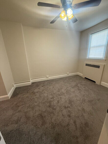 Building Photo - 3728 Dolfield Ave