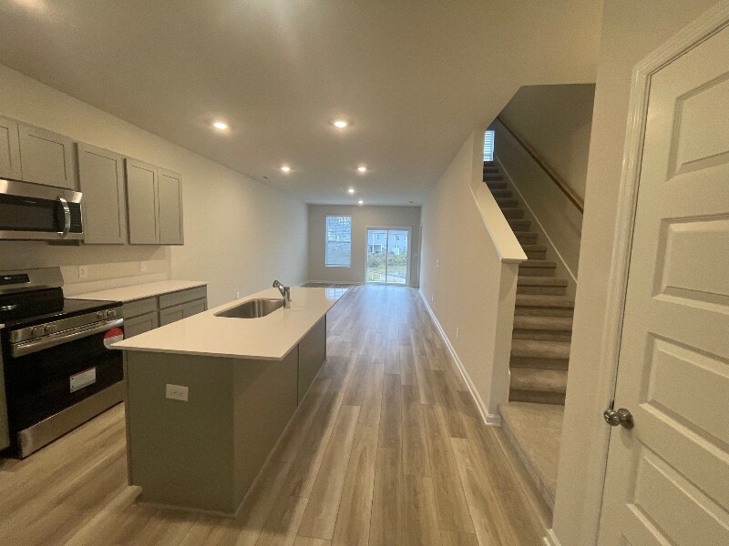 Building Photo - 1720 Manuka Ln