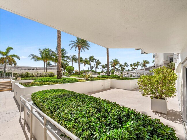 Building Photo - 4779 Collins Ave