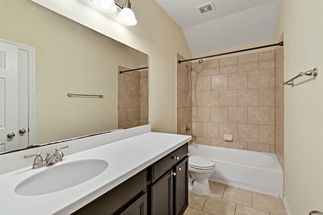 Building Photo - 3308 Southern Grove Ln