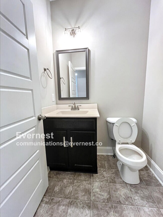 Building Photo - 805 Marksman Ct