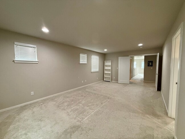 Building Photo - Renton Home