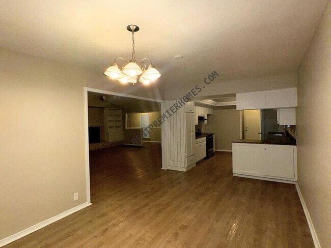 Building Photo - 200 Lochwood Cir