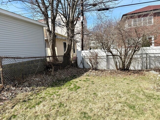 Building Photo - 82 Elmer Rd