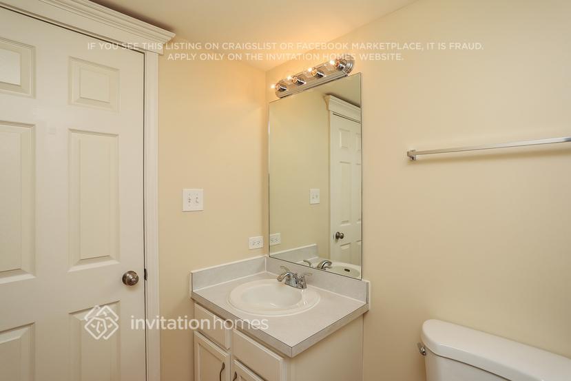 Building Photo - 1812 Harvest Ln