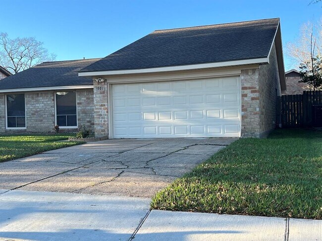 Primary Photo - 10011 Sageorchard Ln