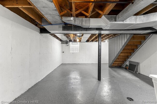 Building Photo - 10838 Nottingham Rd