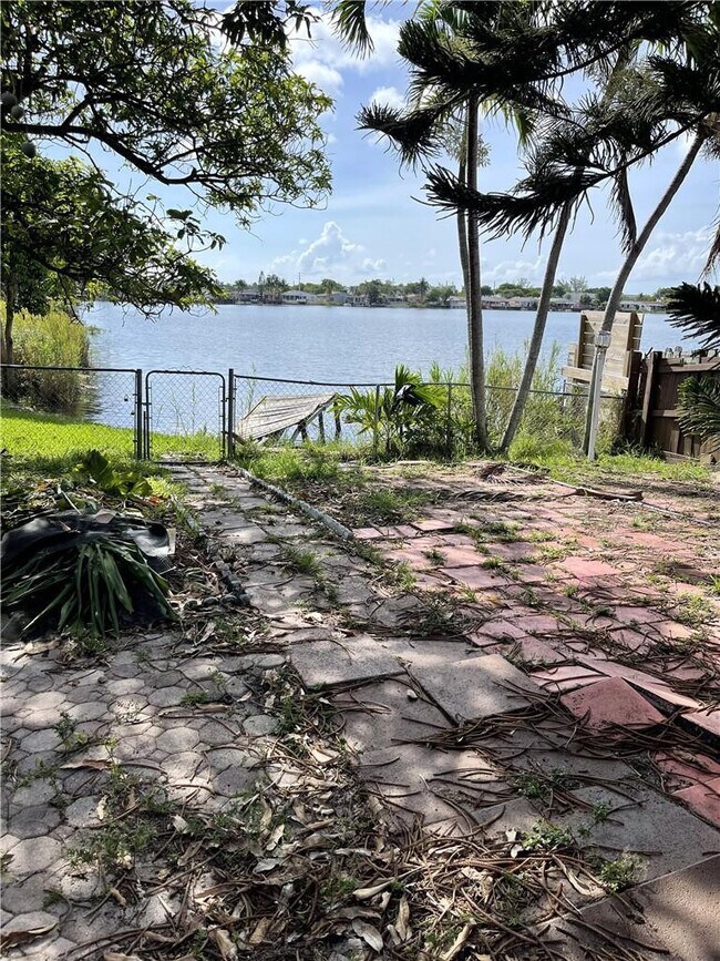 Building Photo - 5512 N Park Rd