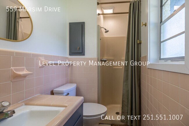 Building Photo - 559 Marsim Dr