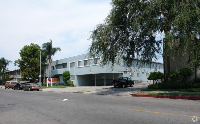 Building Photo - Regency Park Apartments