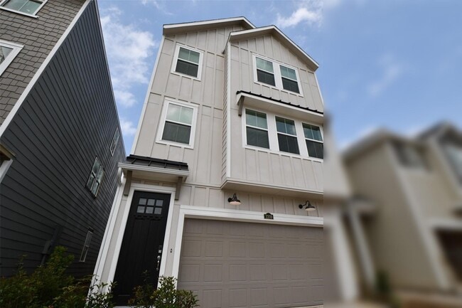 Building Photo - 2209 Via Laura Ln