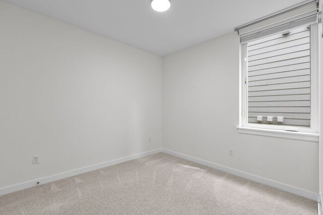 Building Photo - ULTRA-MODERN Townhome w/AC and Views in the Heart of Eastlake!