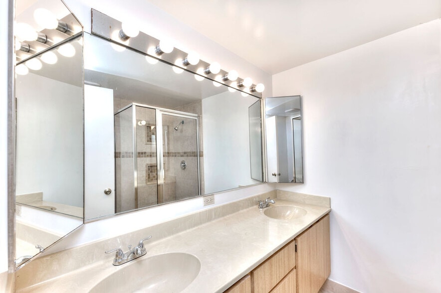 Building Photo - 5731 57th Way