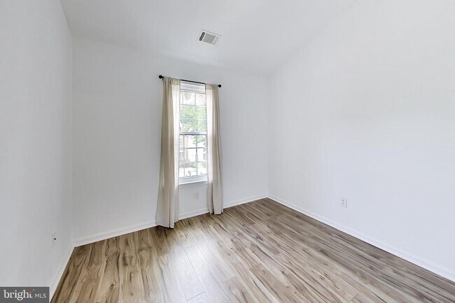 Building Photo - 14179 Compton Valley Way
