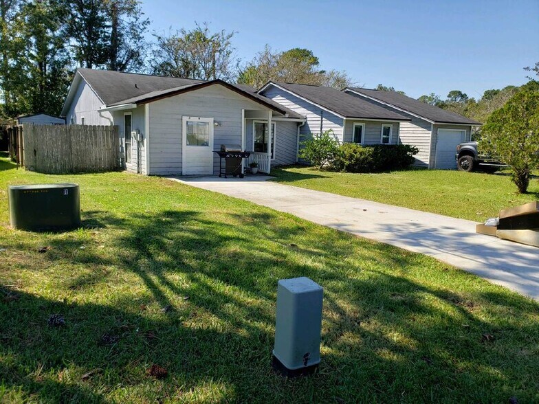 Building Photo - 1300 Bay Hill Blvd.