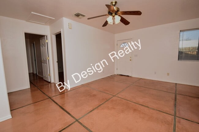 Building Photo - 2-Bed 1-Bath near University of Arizona with private yard