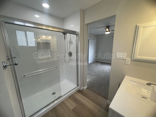 Building Photo - 4733 Platinum Dr NE