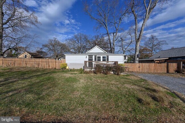 Building Photo - 1615 Grange Rd