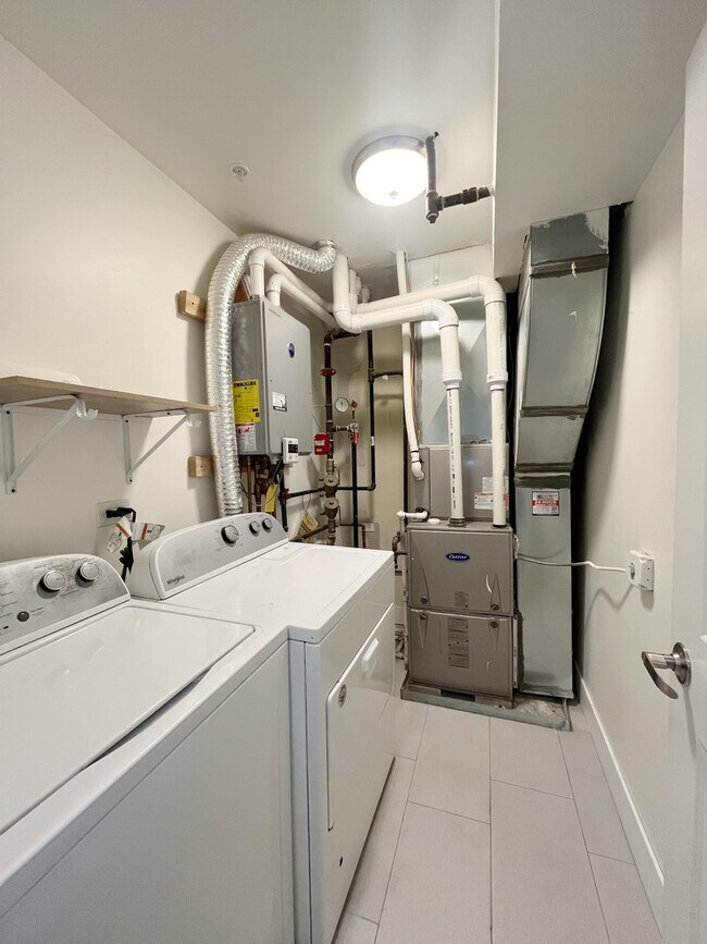 Building Photo - 3527 S Parnell Ave