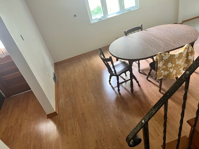 Stair View - 86 Beech St