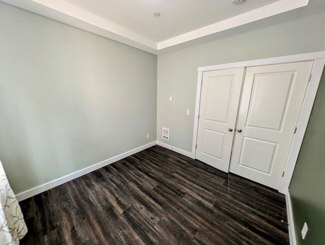 Building Photo - Stylish & Convenient Living - Bremerton 4 ...