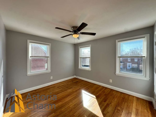 Building Photo - 3 Bedroom Home with Finished Basement, Parking, and Fenced Yard