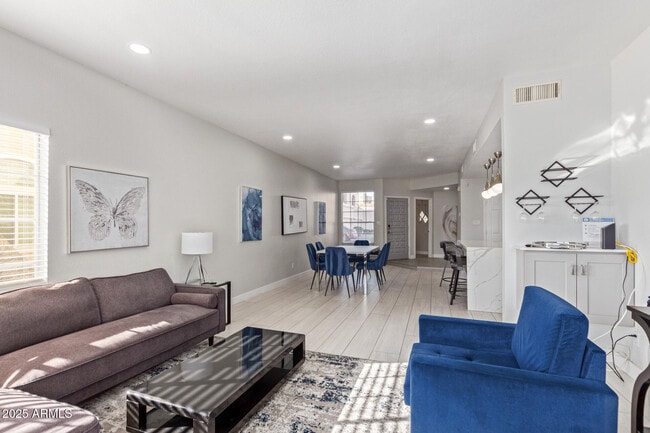 Building Photo - 1413 W Coral Reef Dr