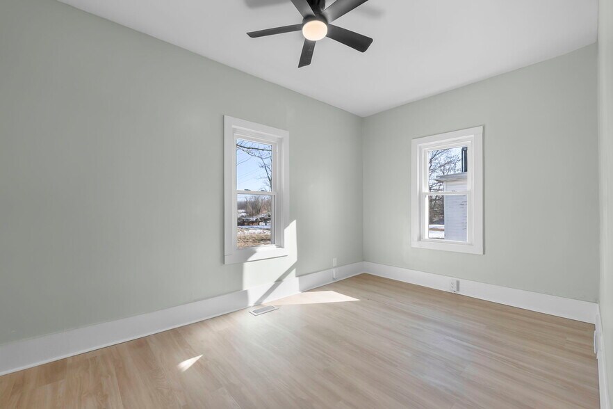 Building Photo - 1438 N Water St