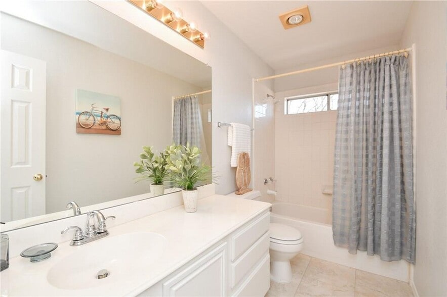 Building Photo - 8435 Creekside Cir